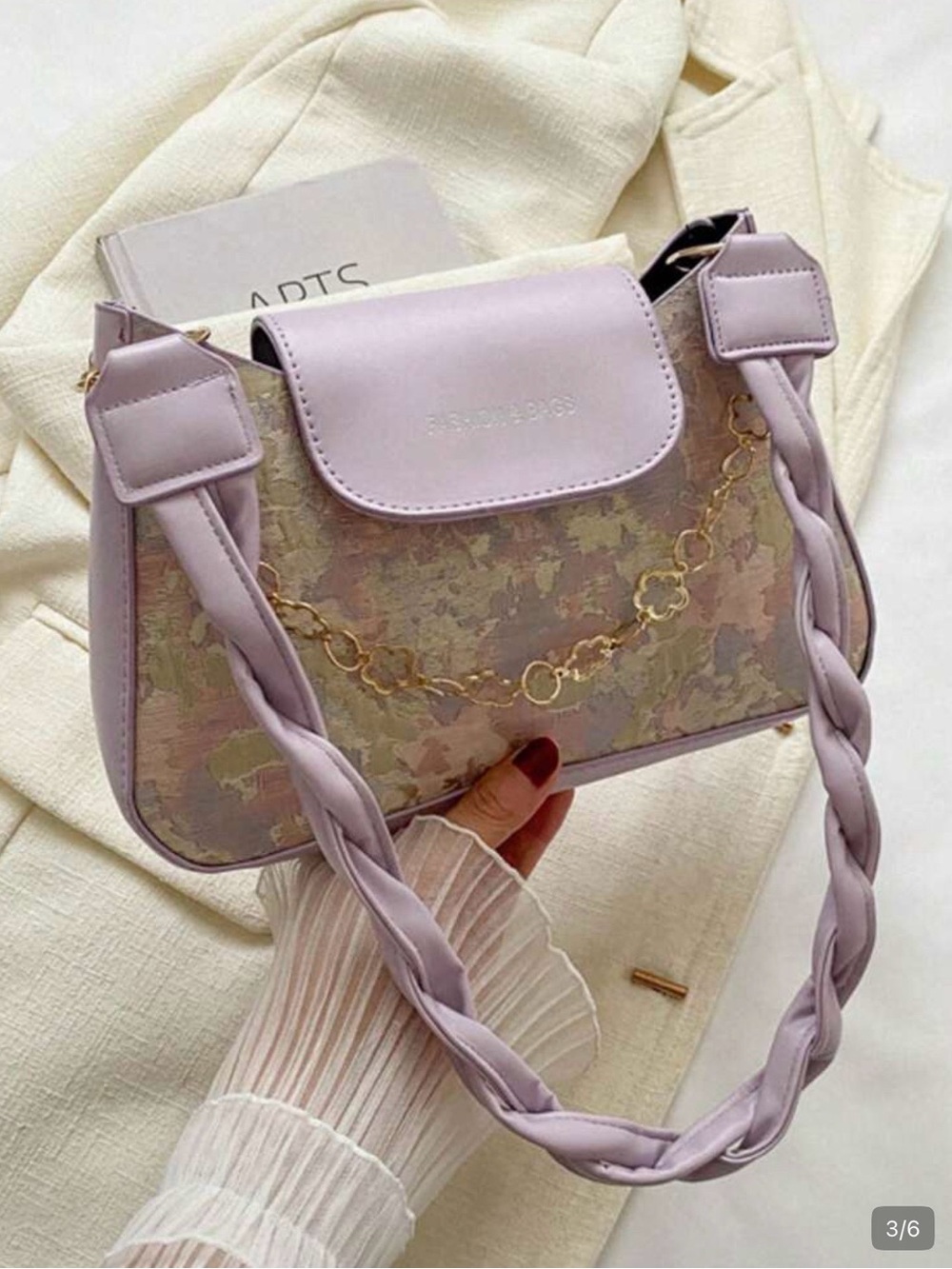 Stylish Lilac Shoulder Bag with Gold Chain Accent